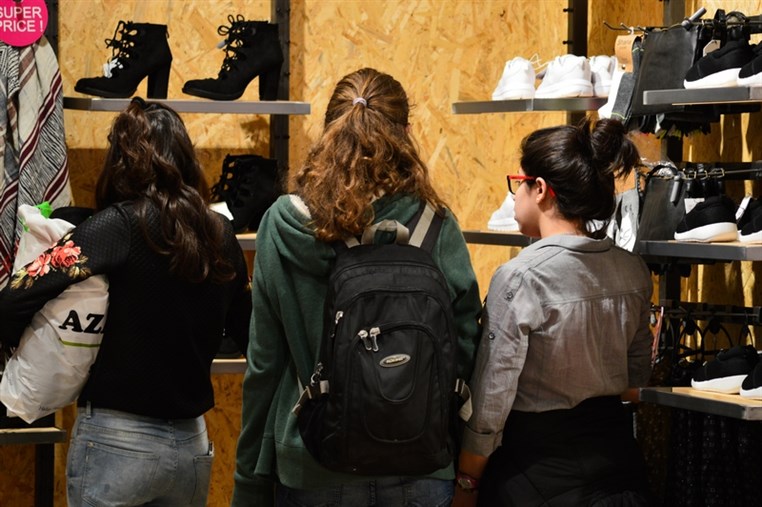 Shana Shop Opening